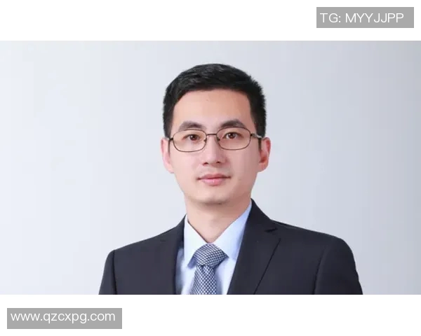 黄芳专访：从青涩球员到篮球教练的成长之路与心路历程回顾